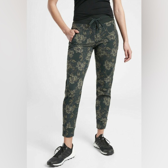 Athleta Pants - Athleta Trekkie North Print Jogger